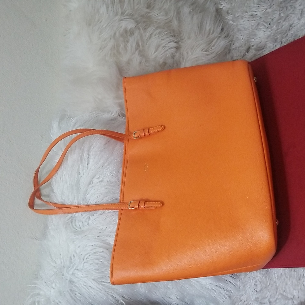 SORIAL TOTE